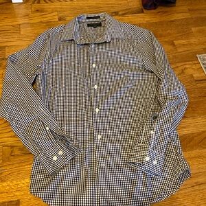 Banana Republic Factory SLIM FIT small no iron dress shirt. White/maroon/blue